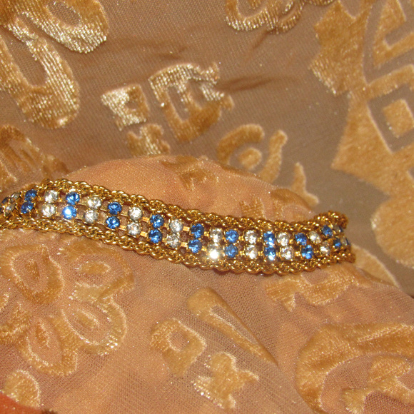 Delicate Blue Crystal Rhinestone Bracelet EUC - Picture 5 of 12